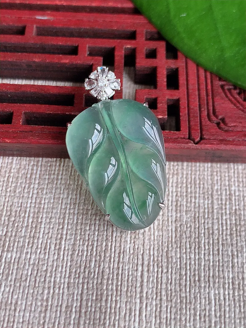 天然A货翡翠18K金伴晴水叶子金枝玉叶吊坠尺寸31×24×17.4×6.7m量4.03g 0719