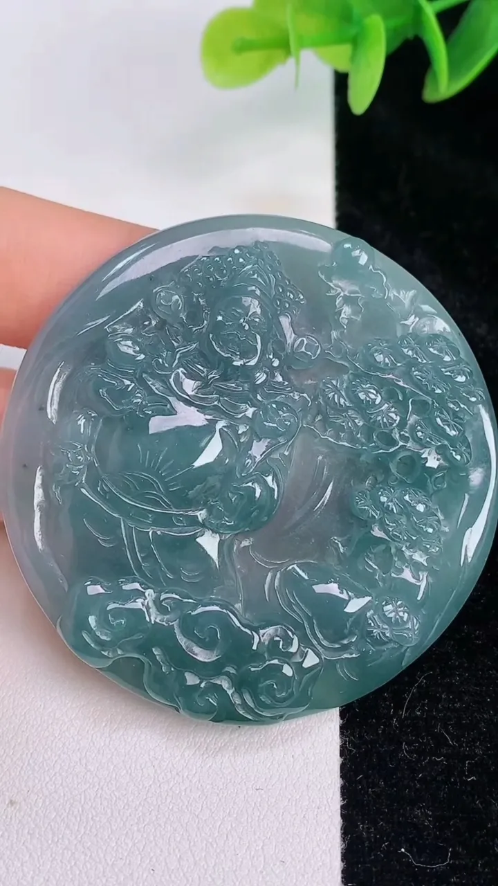 天然A货翡翠蓝水山水财神爷吊坠，尺寸53.8-4.8，重量:28.56g
7月20日