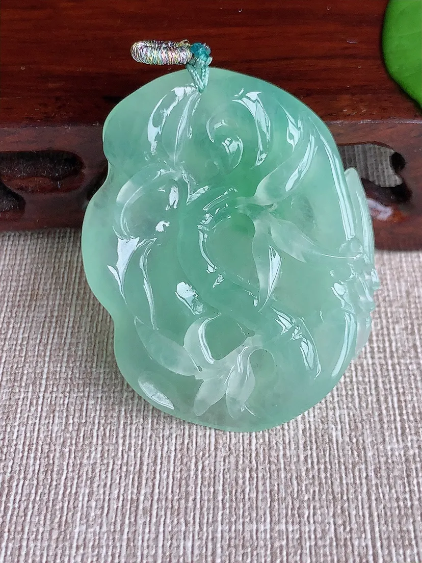 天然A货翡翠晴绿竹节节节高升一鸣惊人吊坠尺寸46.4×37.4×9.2m量25.68g 0719