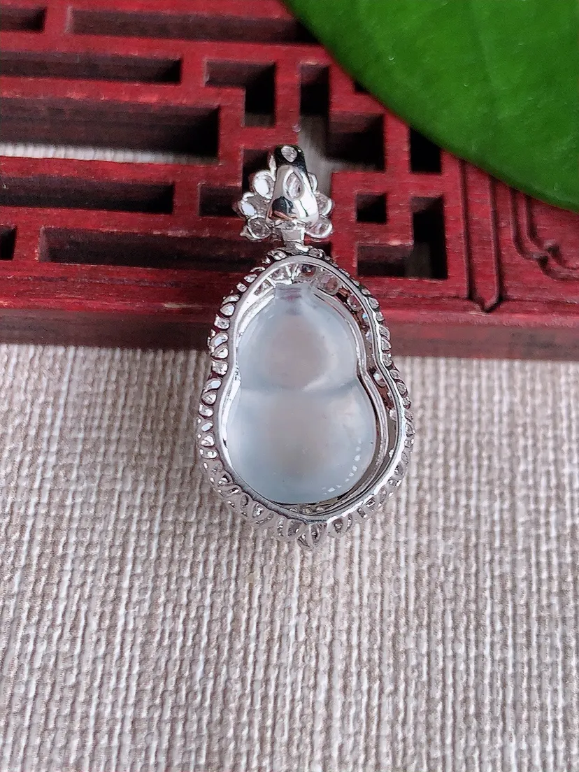 天然A货翡翠18K金伴白月光葫芦吊坠尺寸28×14.8×10.5裸石15.7×10.7m量3.50g