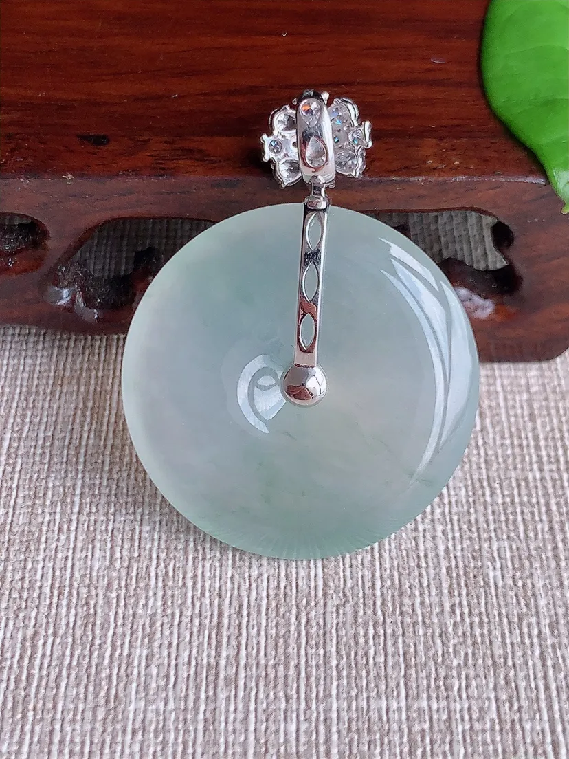 天然A货翡翠18K金伴飘花平安扣吊坠尺寸42×32×5.2m量13.56g 0719