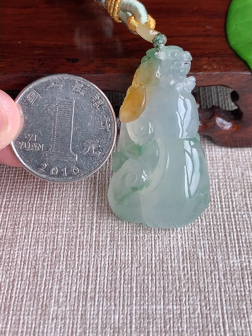 天然A货翡翠飘黄翡飘花如意吊坠尺寸40.5×23.7×9.5m量18.93g 0719