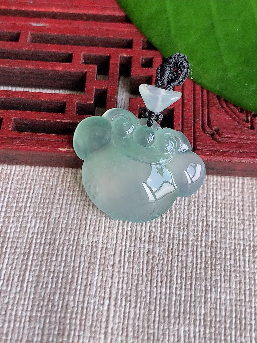 天然A货翡翠晴水如意吊坠尺寸19.4×25×5.6m量5.07g 0719