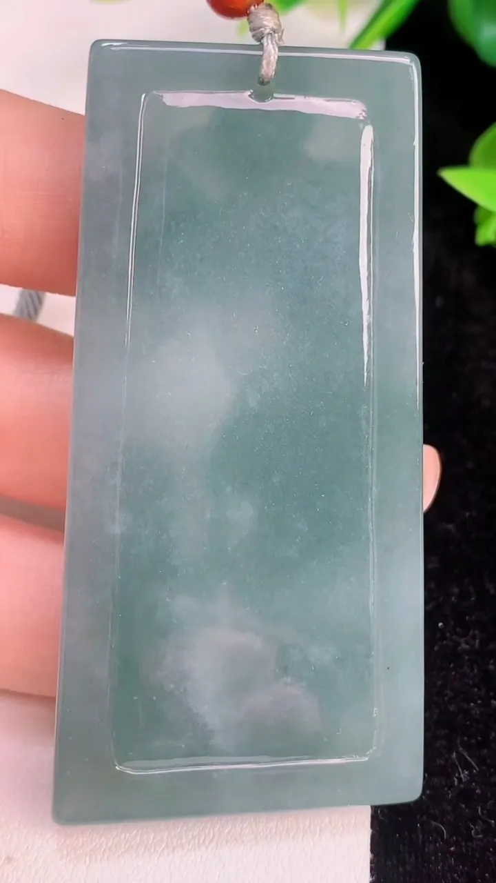 天然A货翡翠蓝水大势至观音菩萨吊坠，尺寸 68.5-34.8-7.5，重: 32.24g
7月20日
