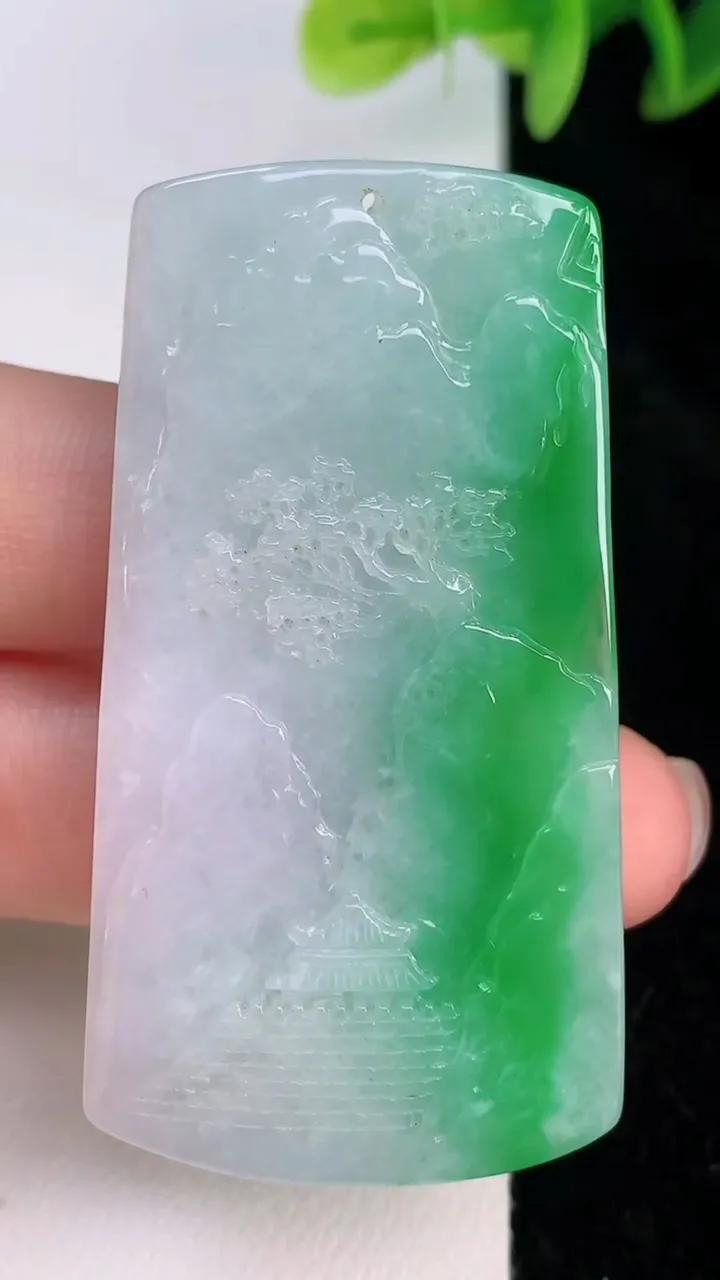 天然A货翡翠山水牌吊坠，尺寸55.7-30-7.3，重量:27.33g
7月20日