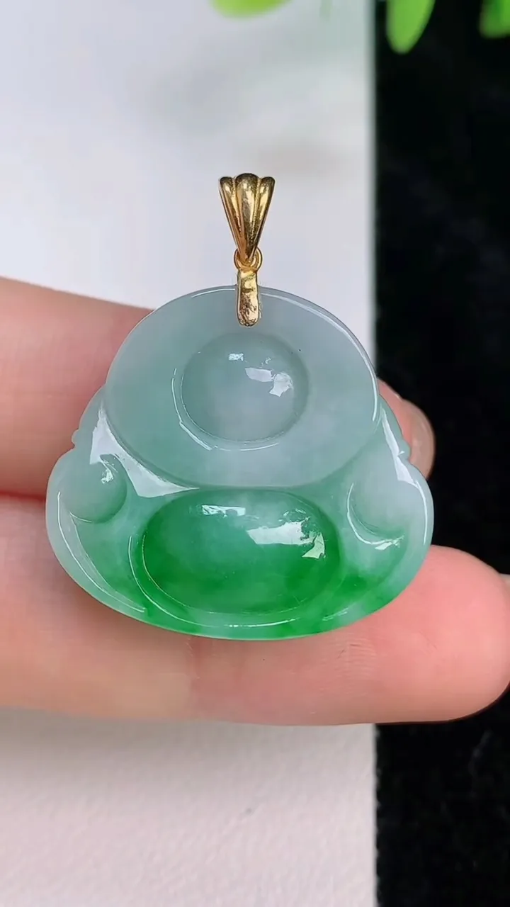 天然A货翡翠佛公吊坠，尺寸23.5-26-7.8，重量:8.00g
7月20日