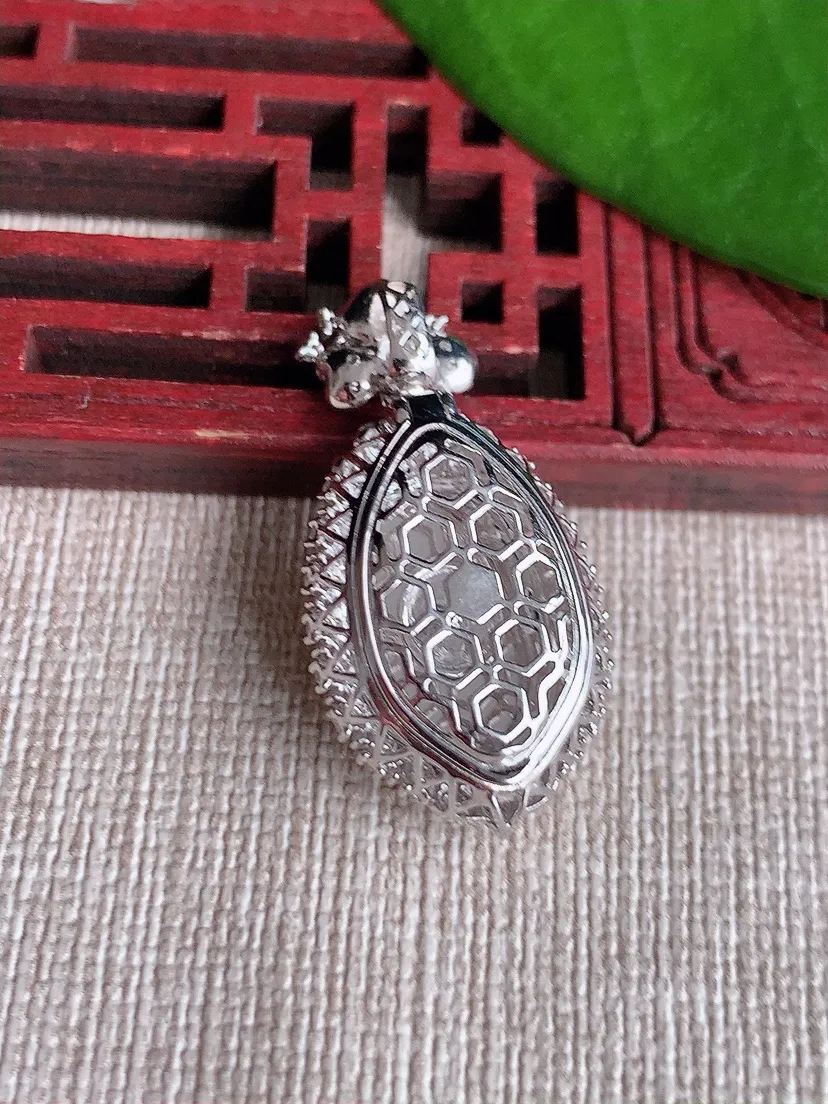 天然A货翡翠18K金伴黄翡叶子金枝玉叶吊坠尺寸31..3×15.7×10裸石15.8×11m量5.2