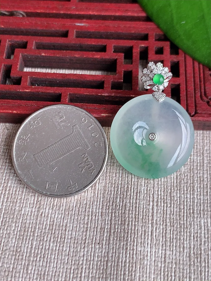 天然A货翡翠18K金伴飘花平安扣吊坠尺寸29.7×21.6×4.6m量5.53g 0719