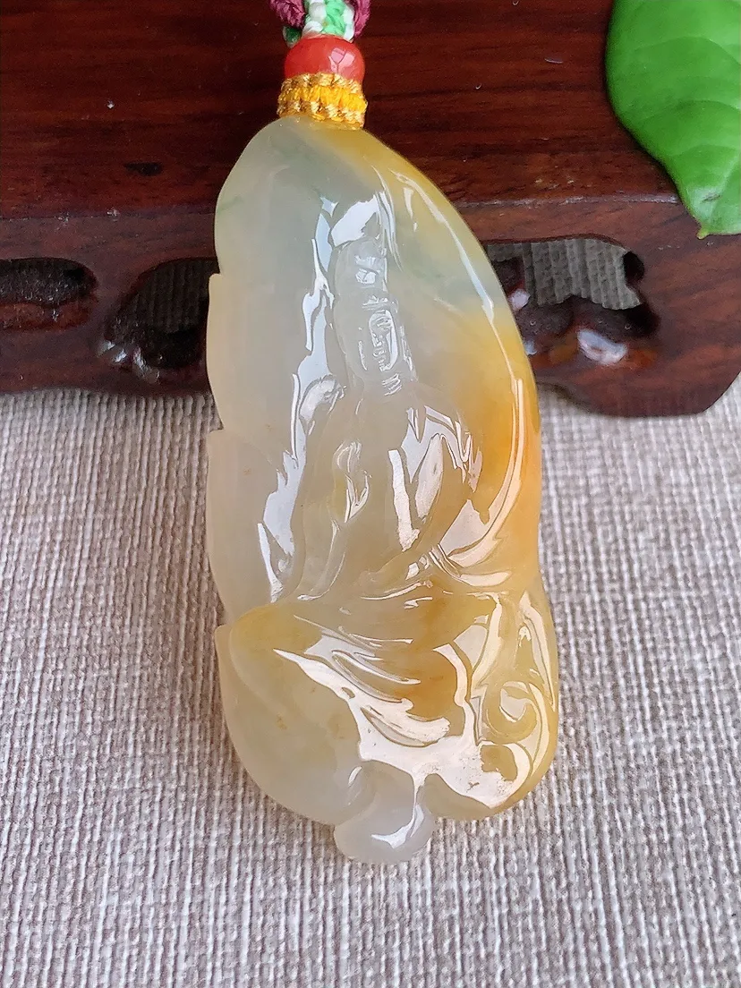 天然A货翡翠黄翡自在观音吊坠 尺寸55.6×25×7.6m量25.50g 0719