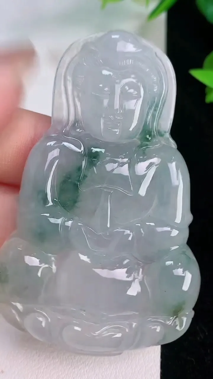 天然A货翡翠飘花观音菩萨吊坠，尺寸64-40-5.5，重:23.52g
7月20日