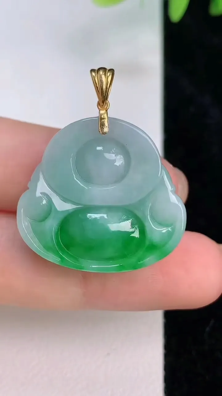 天然A货翡翠佛公吊坠，尺寸23.5-26-7.8，重量:8.00g
7月20日