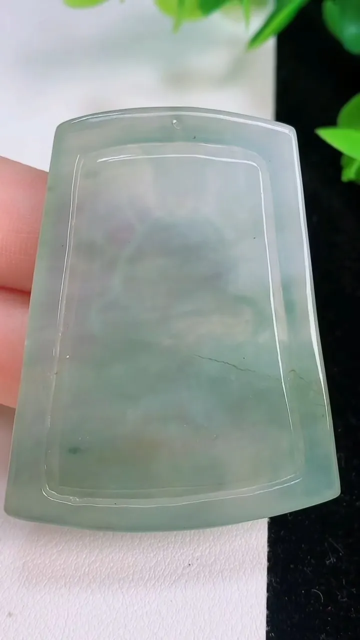 天然A货翡翠大势至观音菩萨吊坠，尺寸 53-43-5.6，重: 27.85g
7月20日