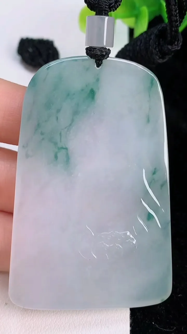 天然A货翡翠飘花普贤菩萨吊坠，尺寸63.2-42-5.6，重量:40.13g
7月20日