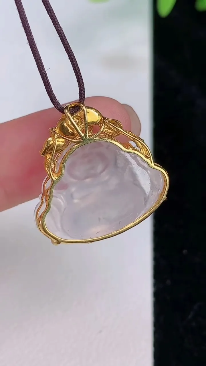 天然A货翡翠种佛公吊坠，尺寸20.8-15.7-21.3-7，重量:3.36g
7月20日