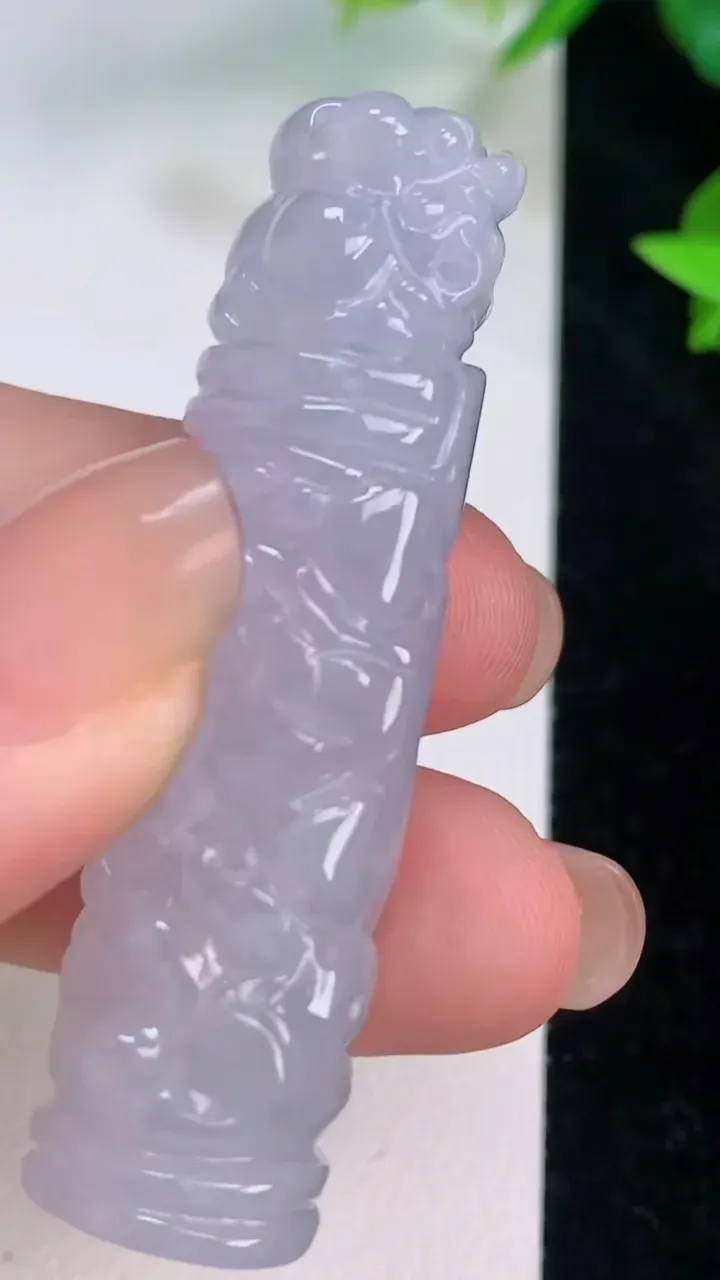 天然A货翡翠紫罗兰貔貅降魔杵吊坠，尺寸52.8-14.7，重量:22.09g
7月20日