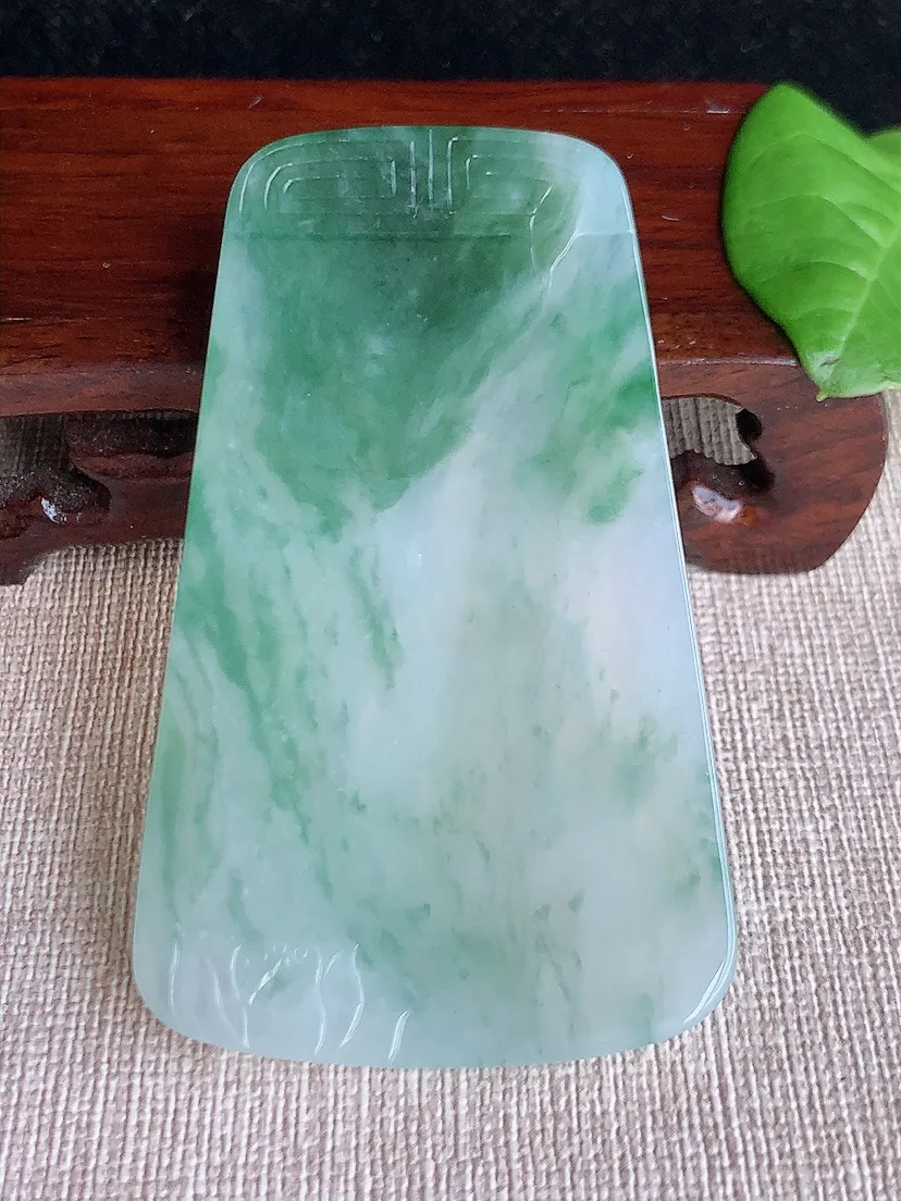 天然A货翡翠飘花观音吊坠尺寸71.2×42.2×5.2m量36.55g 0719