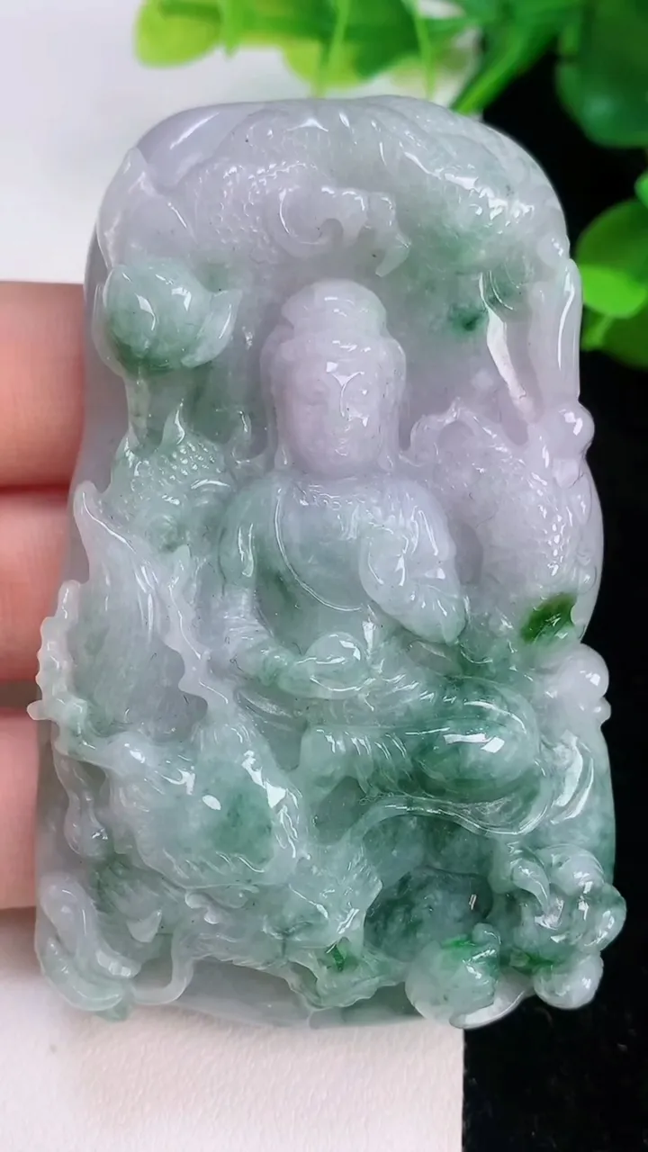 天然A货翡翠飘花祥龙观音菩萨吊坠，尺寸71-45-11，重:65.27g
7月20日