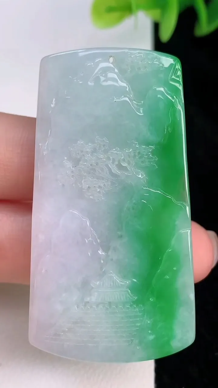 天然A货翡翠山水牌吊坠，尺寸55.7-30-7.3，重量:27.33g
7月20日