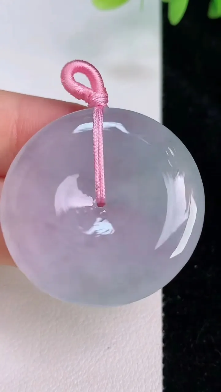 天然A货翡翠飘花平安扣吊坠，尺寸33.6-5.4，重量:13.39g
7月20日
