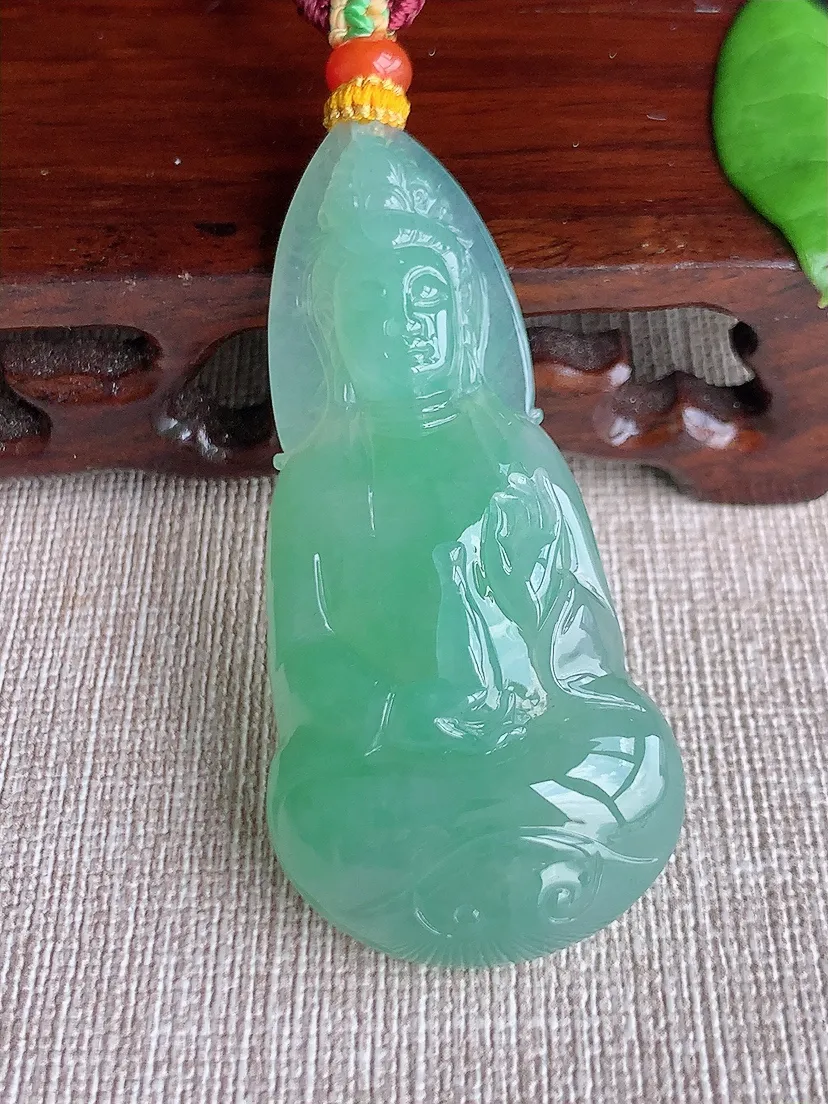 天然A货翡翠满绿观音吊坠尺寸58.4×27×10.2m量27.00g 0719
