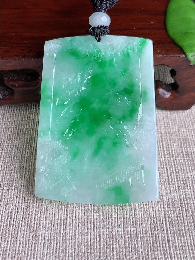 天然A货翡翠飘阳绿意境山水牌吊坠 尺寸50.4×35.7×5.5m量29.73g 0719