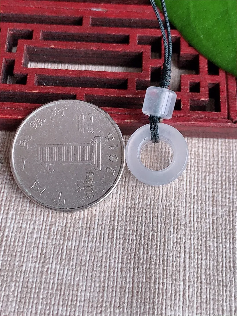 天然A货翡翠白月光平安环吊坠尺寸13×5.6m量2.65g 0719
