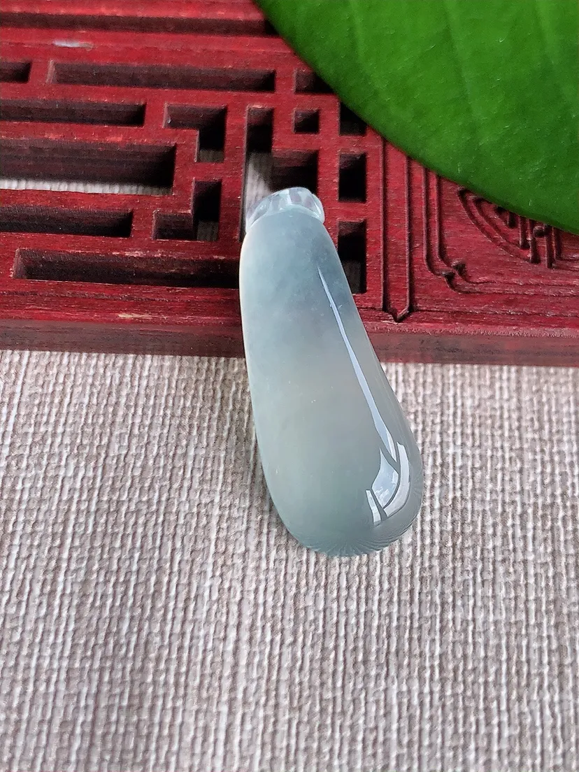 天然A货翡翠晴水福瓜吊坠尺寸31.4×12.4×5.4m量4.66g 0719
