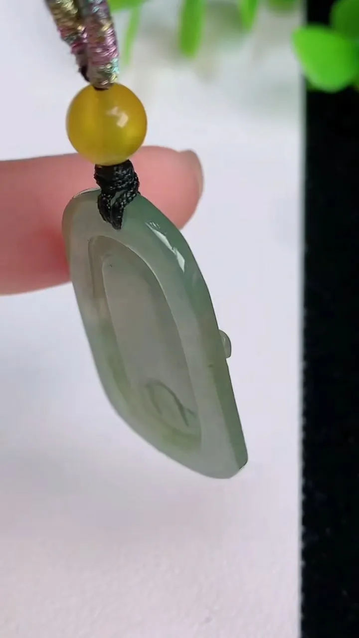 天然A货翡翠生肖虎吊坠，尺寸34-19.6-4.6，重:6.24g
7月21日