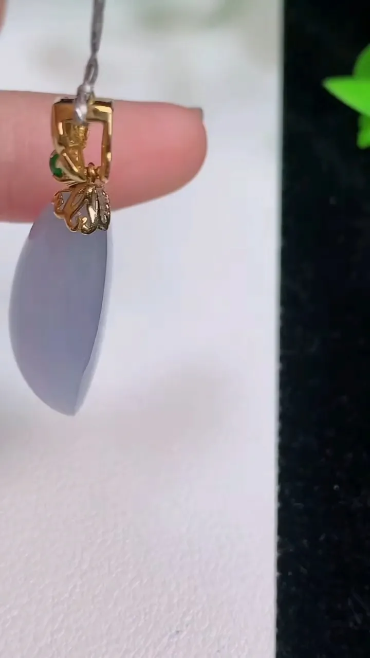 天然A货翡翠18k金紫罗兰水滴吊坠，尺寸28.8-18.8-9.5，重量:8.95g
7月21日