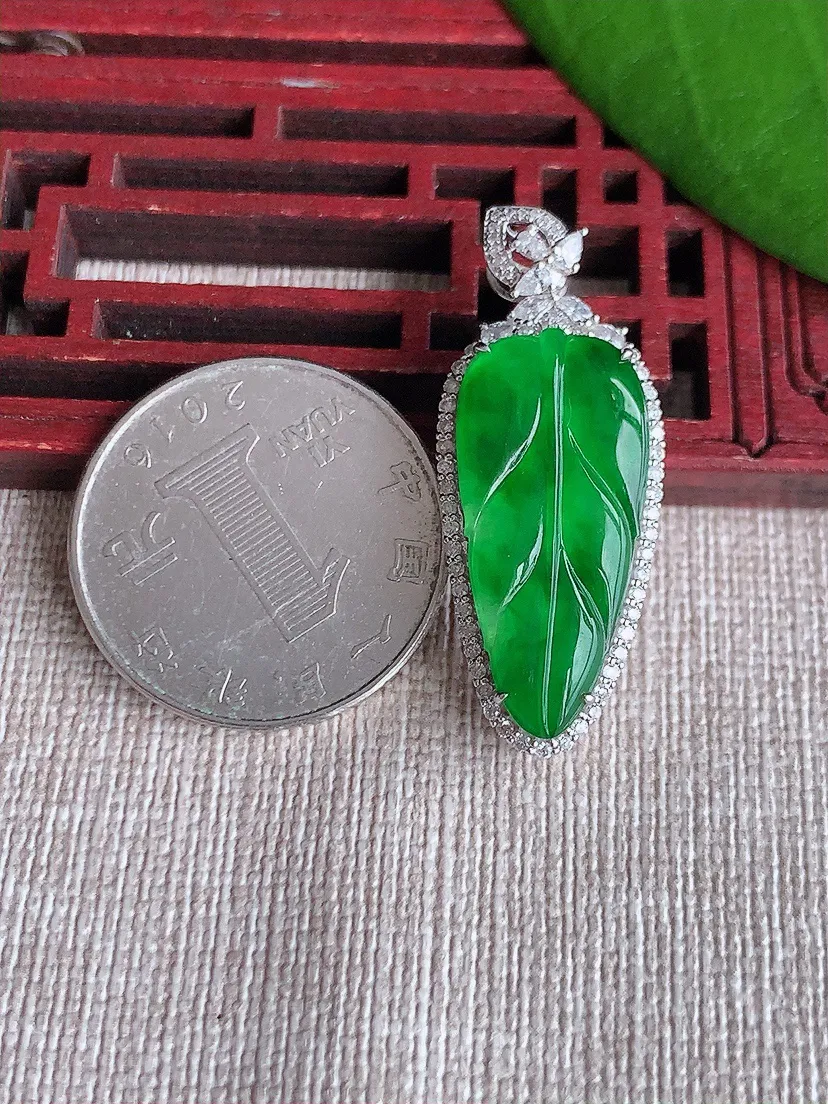 天然A货翡翠18K金伴阳绿叶子金枝玉叶吊坠尺寸36.5×13.8×8.7裸石24.7×11.2m量6.54g 0720