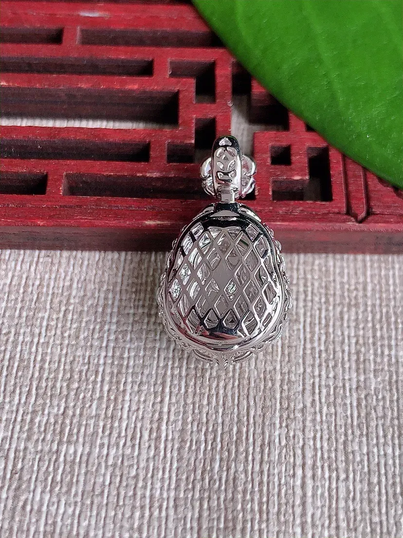 天然A货翡翠18K金伴阳绿葫芦吊坠尺寸25.3×14×10.2裸石11.6×9.5m量3.85g 0