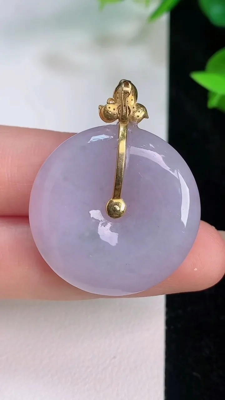 天然A货翡翠18k金紫罗兰平安扣吊坠，尺寸28.4-5.8，重量:10.50g
7月21日