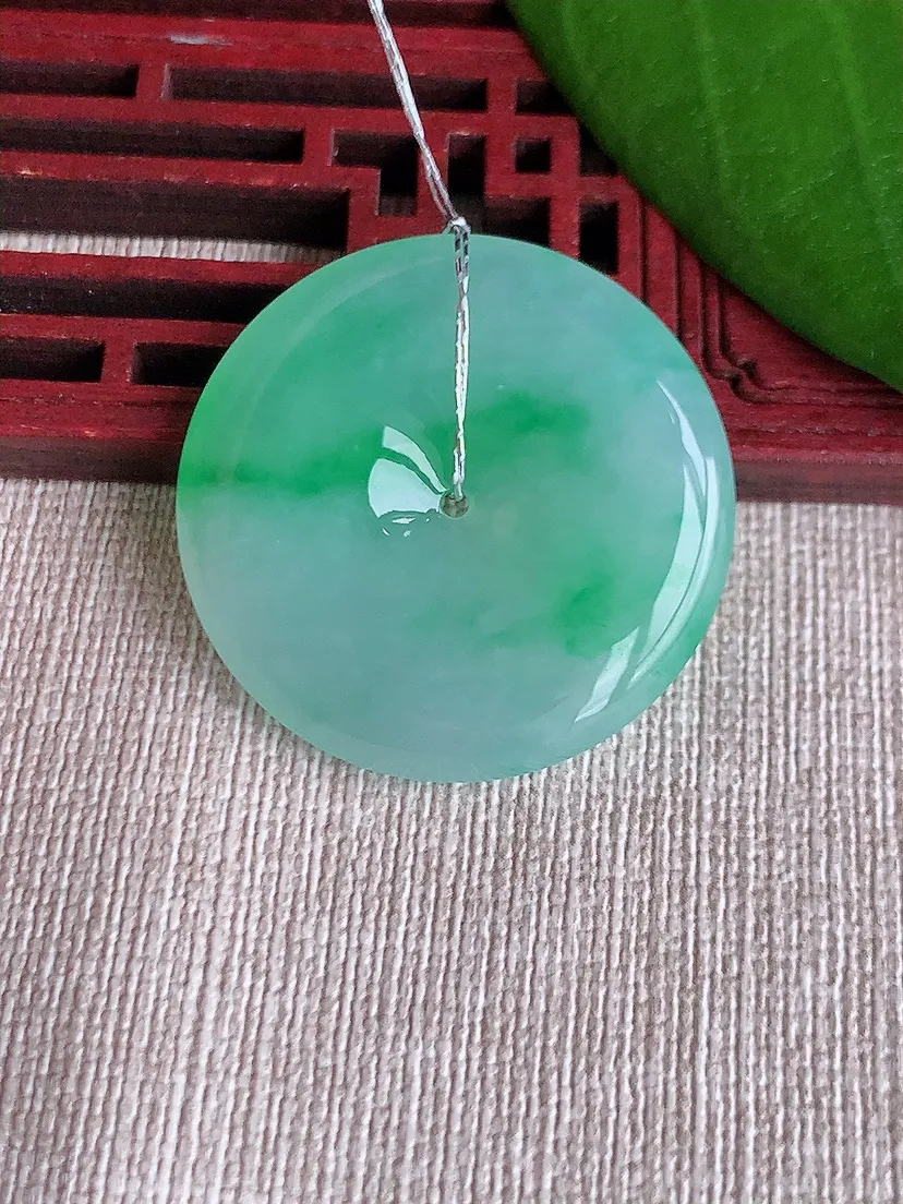 天然A货翡翠飘绿平安扣吊坠尺寸33×5.3m量14.09g 0720