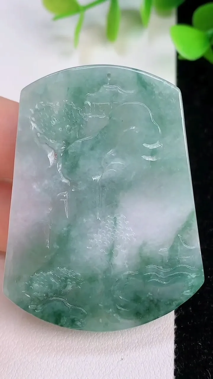 天然A货翡翠山水牌吊坠，尺寸 52.8-40-6.5，重:23.16g
7月21日