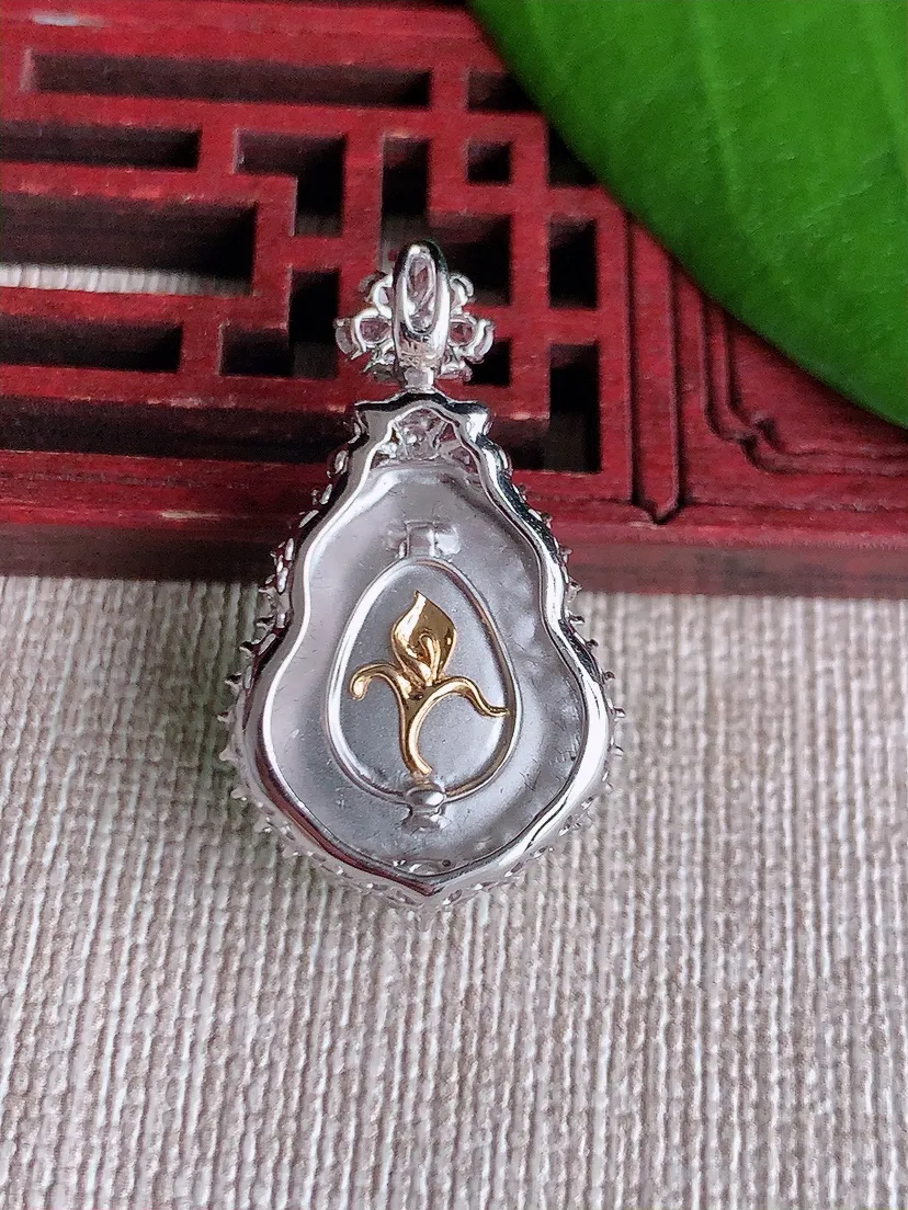 天然A货翡翠18K金伴甜绿葫芦吊坠尺寸31×17.5×9.3裸石17.2×14.7m量7.56g 0