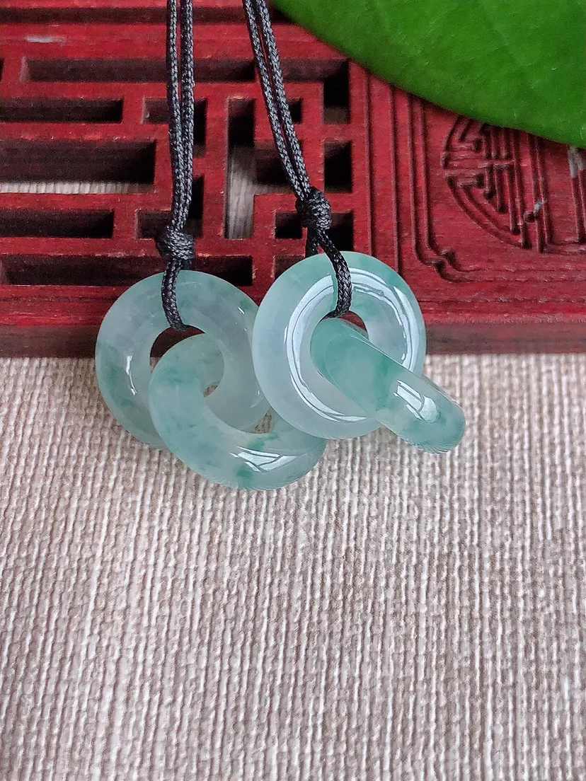 天然A货翡翠飘花平安环吊坠一对尺寸14.4×4m量7.72g 0720