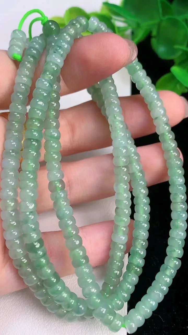 天然A货翡翠算盘珠项链，尺寸4.4-3.4，重量:16.62g
7月21日
