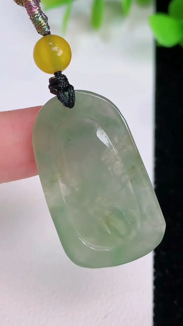 天然A货翡翠生肖虎吊坠，尺寸34-19.6-4.6，重:6.24g
7月21日