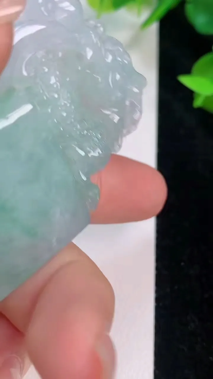 天然A货翡翠祥龙印章，尺寸59-36.2-12，重量:59.87g
7月21日
