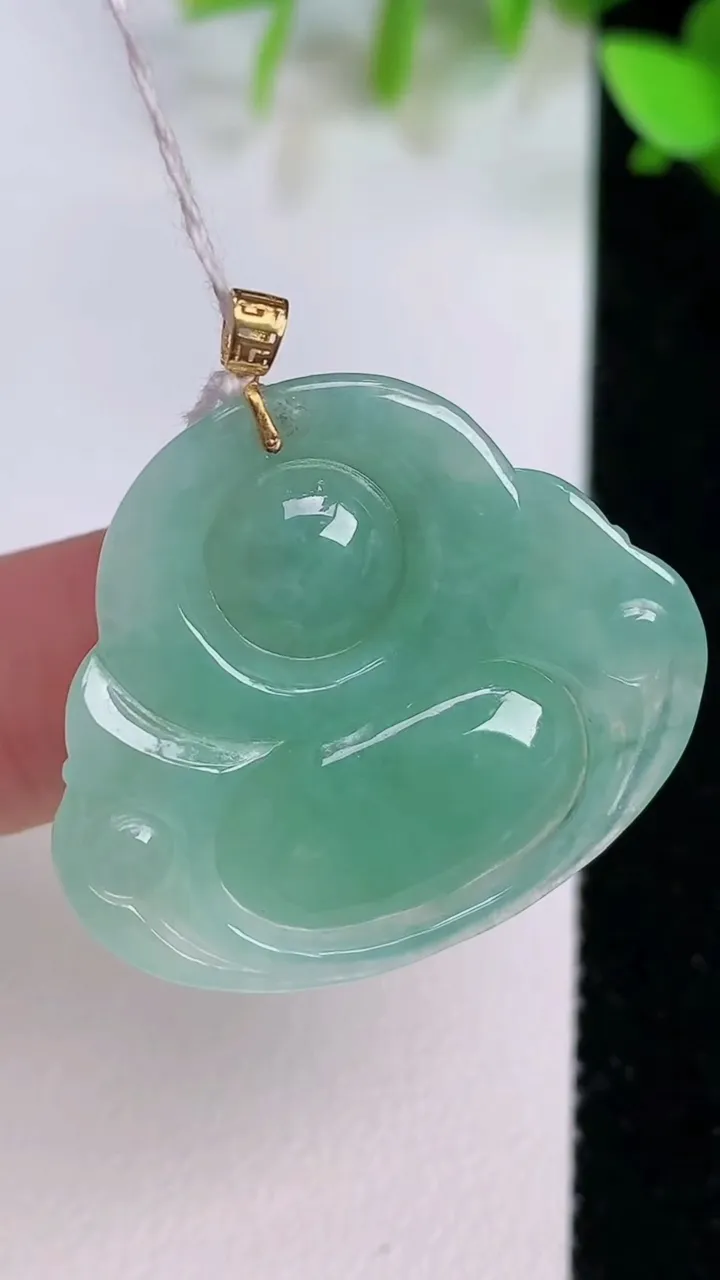 天然A货翡翠佛公吊坠，尺寸27.2-30.7-5.4，重量:6.45g
7月21日