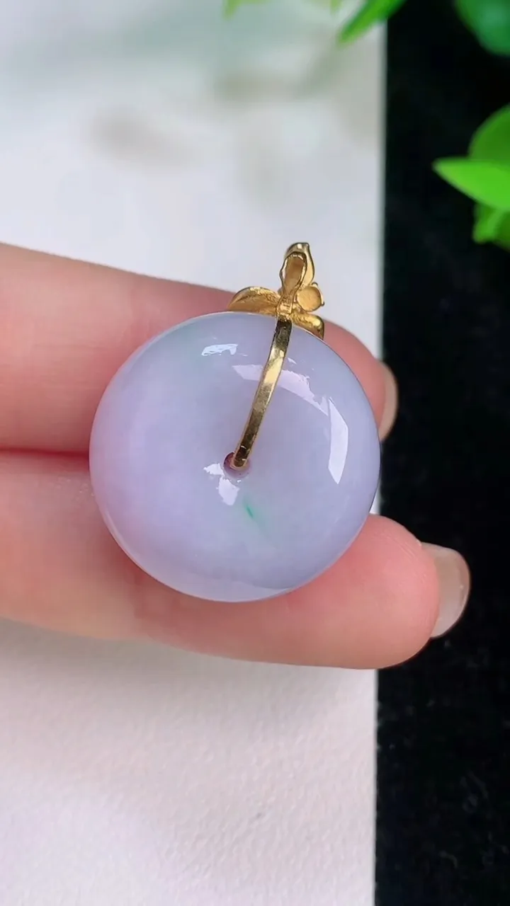 天然A货翡翠18k金春带彩紫罗兰路路通吊坠，尺寸22-12.4，重量:13.11g
7月21日