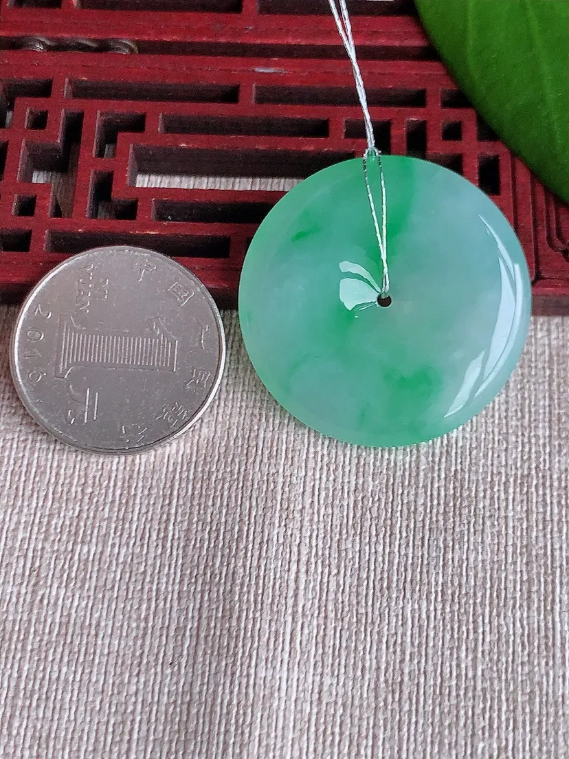天然A货翡翠飘绿平安扣吊坠尺寸33×5.3m量14.09g 0720