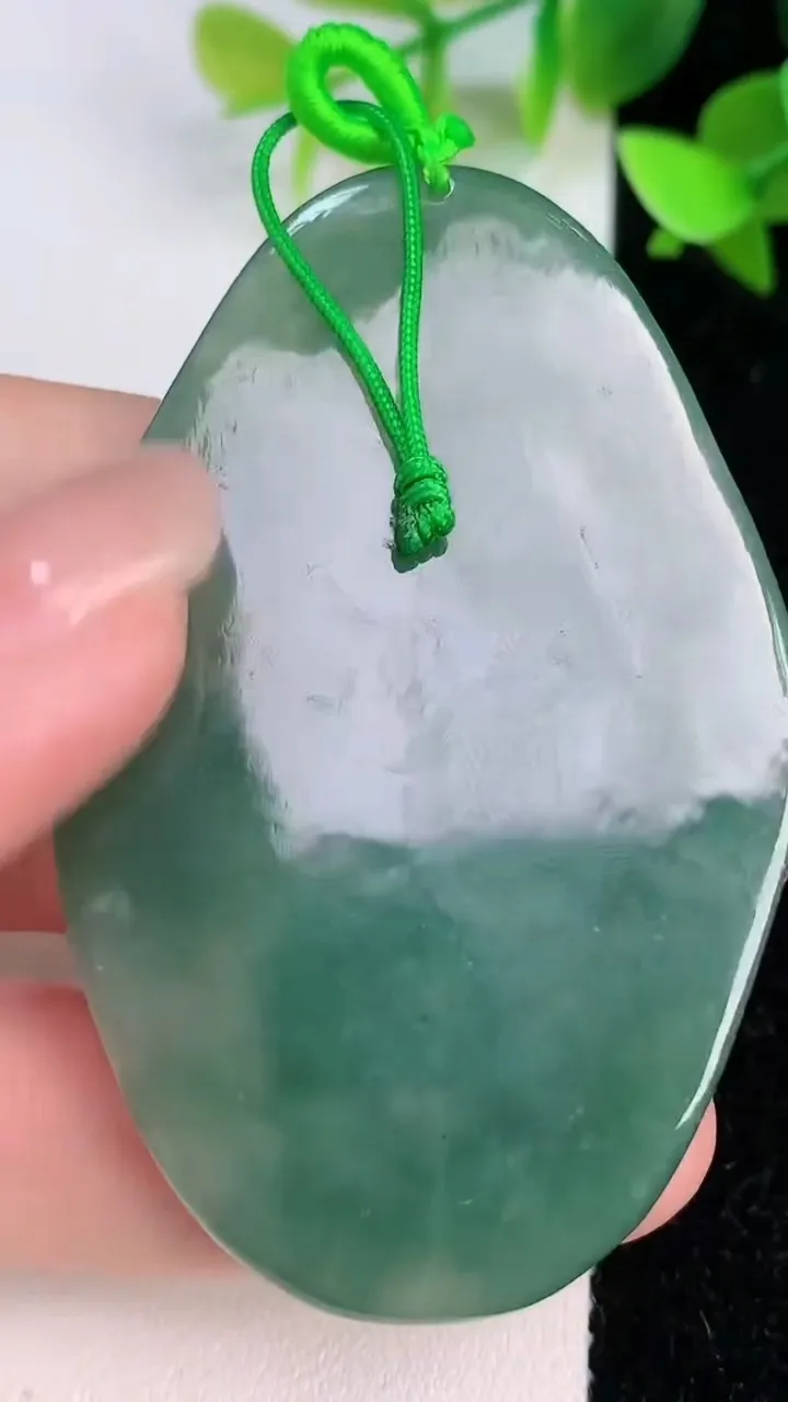 天然A货翡翠蓝水文殊菩萨吊坠，尺寸61.8-40-5.6，重量:25.00g
7月21日