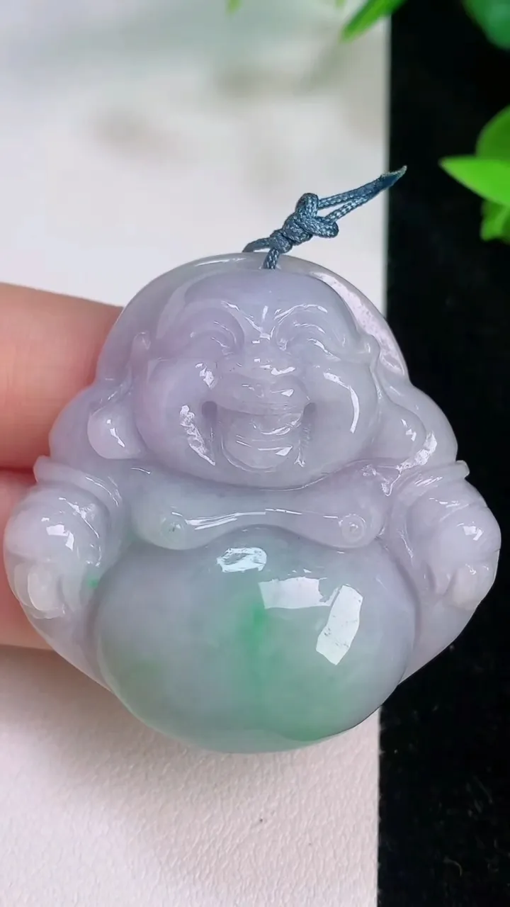 天然A货翡翠春带彩紫罗兰佛公吊坠，尺寸41.3-41.3-12.7，重量:33.07g
7月21日