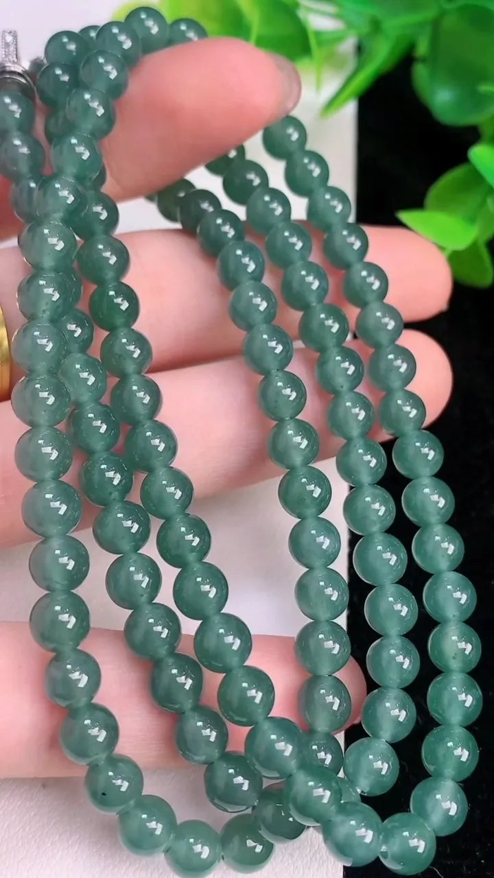 天然A货翡翠圆珠项链，尺寸5.8-112颗，重量:39.53g7月21日
工厂直销收藏佳品,种好水足，色泽均匀，有种有色，上手高大气！
