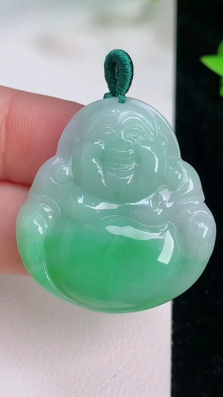 天然A货翡翠佛公吊坠，尺寸33.6-31-4.8，重量:9.20g
7月21日