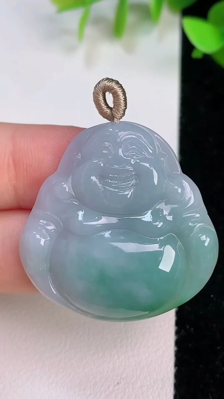 天然A货翡翠佛公吊坠，尺寸33.5-33.2-5.5，重量:10.00g
7月21日