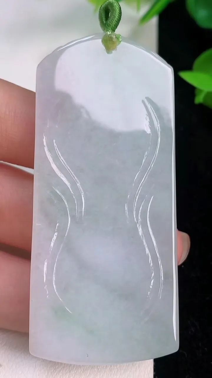 天然A货翡翠大势至观音菩萨吊坠，尺寸44.6-29.8-6.8，重量:31.65g
7月21日