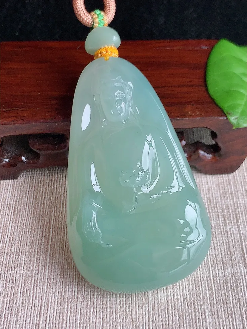 天然A货翡翠晴水大势至菩萨吊坠尺寸65.3×37.4×11m量64.30g 0720