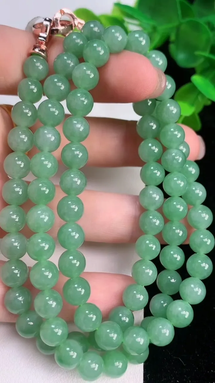 天然A货翡翠圆珠项链，尺寸7-86颗，重量:54.96g7月21日
工厂直销收藏佳品,种好水足，色泽